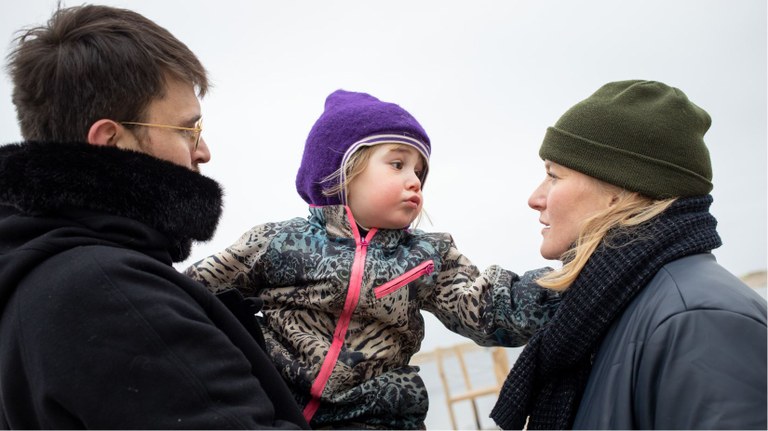 Malte Conrad with daughter and wife