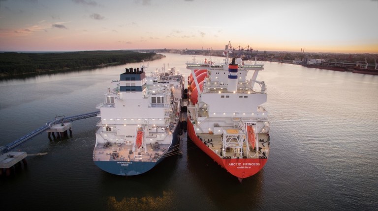Inependence and LNG ship