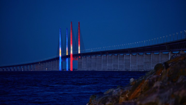 The Øresund Bridge: 25 years in a region that creates dynamics The Øresund Bridge: 25 years in a region that creates dynamics